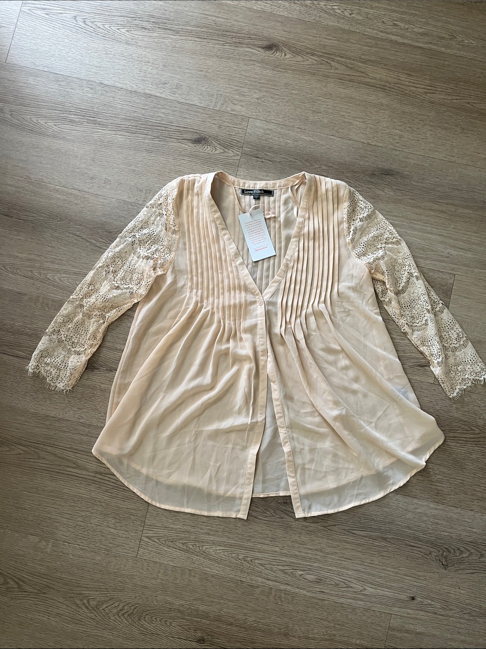 Love Stitch Pale Cream Pintuck Blouse with Lace Sleeves